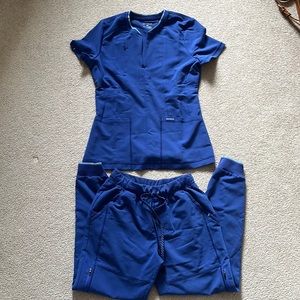 Jaanuu scrub set